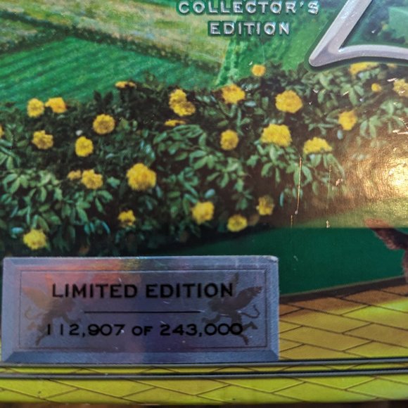 The Wizard of Oz 70th Anniversary Ultimate Collectors Edition # 112,907 Blu-Ray - Picture 3 of 10